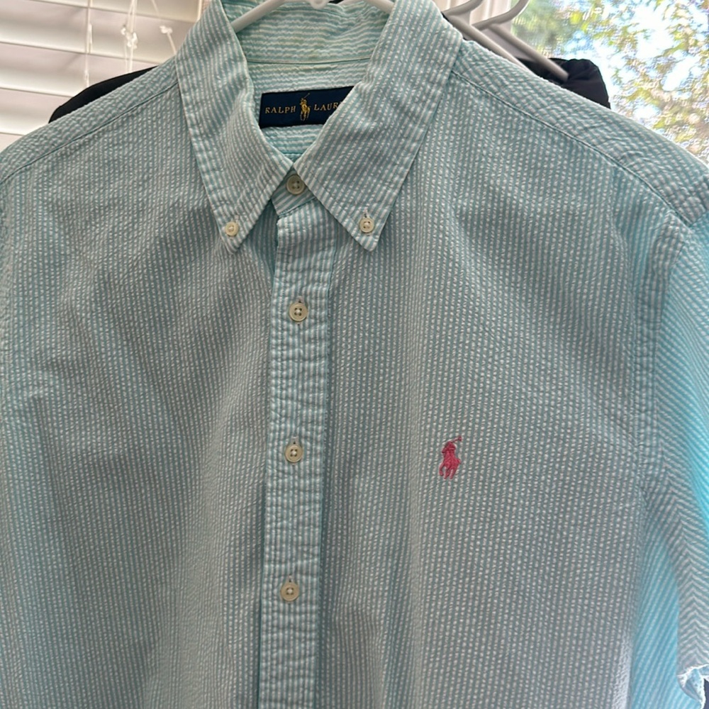 Large. Polo short sleeve button down. Ribbed texture.